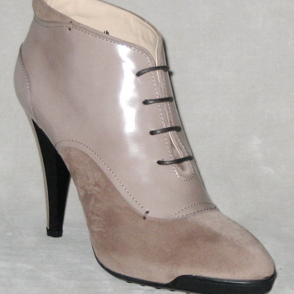 New TOD'S Leather Lace-Up Ankle Boots Women 8.5 / 39 Made In ITALY MSRP $825